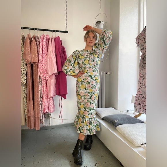 byTiMo Dandelion Floral Print Ruffle Cotton Puff Sleeve Midi Dress. - Picture 11 of 11